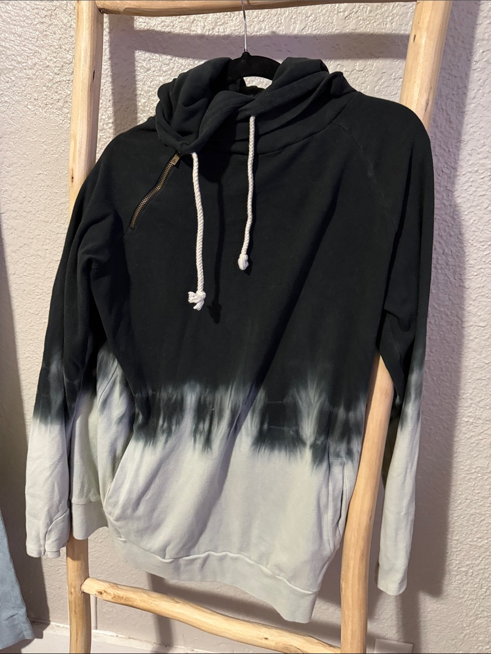 AMPERSAND AVE Black to Cream Tie-Dye Cowl Pullover